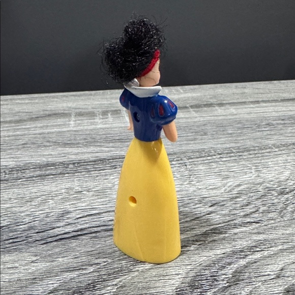 McDonald’s | Disney: Snow White & Pocahontas Miniature Dolls - Happy Meal Toys - Picture 4 of 14